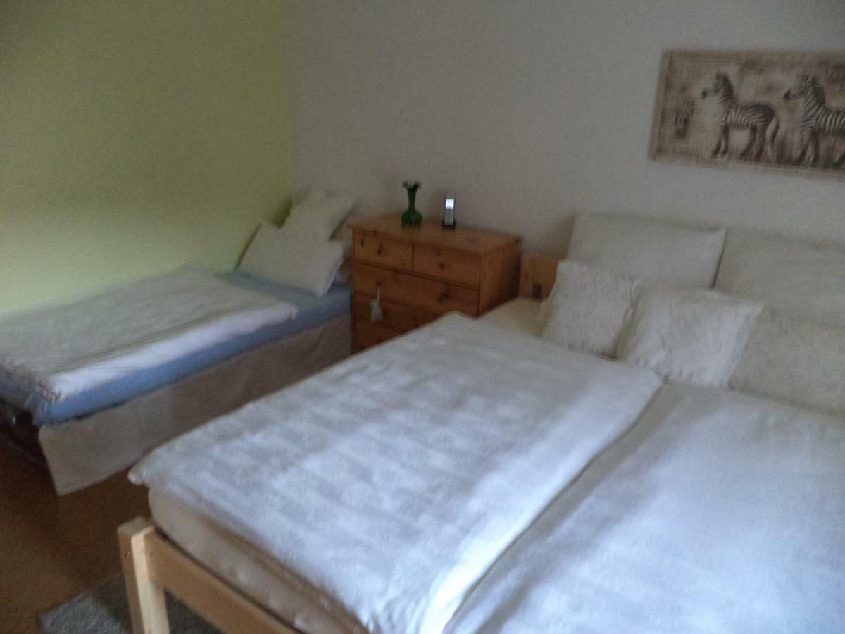 Ferienappartment Mit Schlafzimmer Farschweiler Extérieur photo